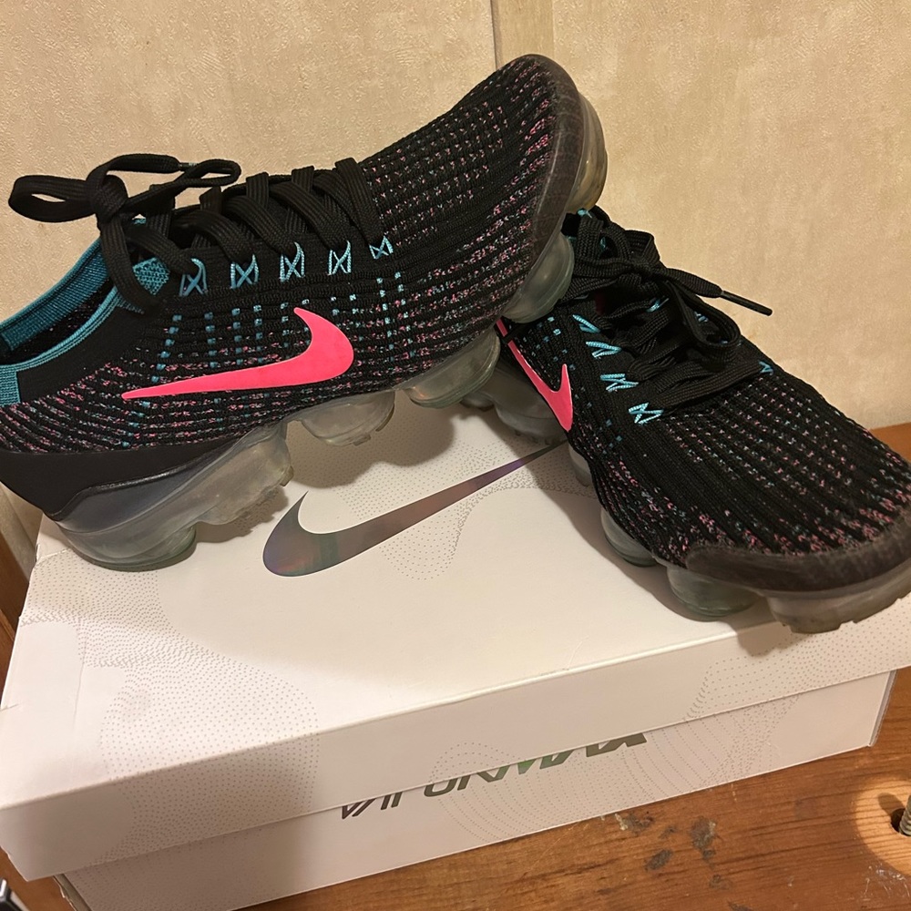 Nike Vapormax flyknit 3 (sz 9)